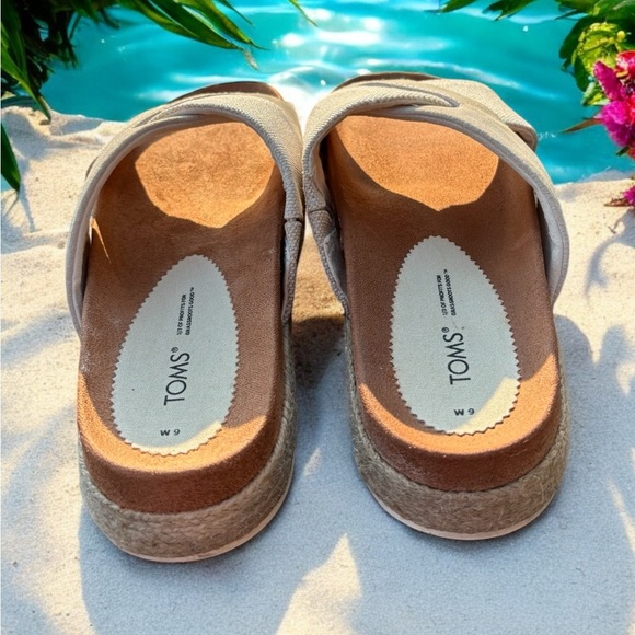 Tom’s Paloma Cross Strap Slide. Size 6. Great Condition. - Picture 5 of 7